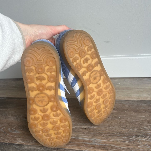 Blue adidas gazelle size 8 - Picture 3 of 3